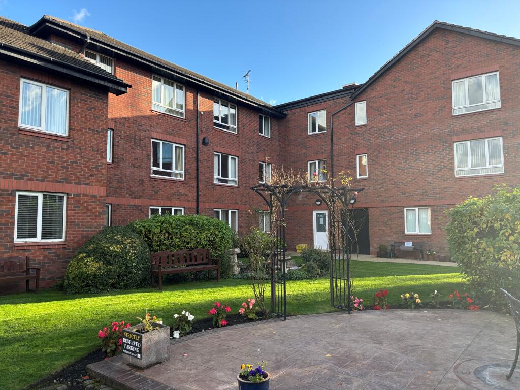 2-bed house on Delamere Lodge, Hazel Grove, £140,000