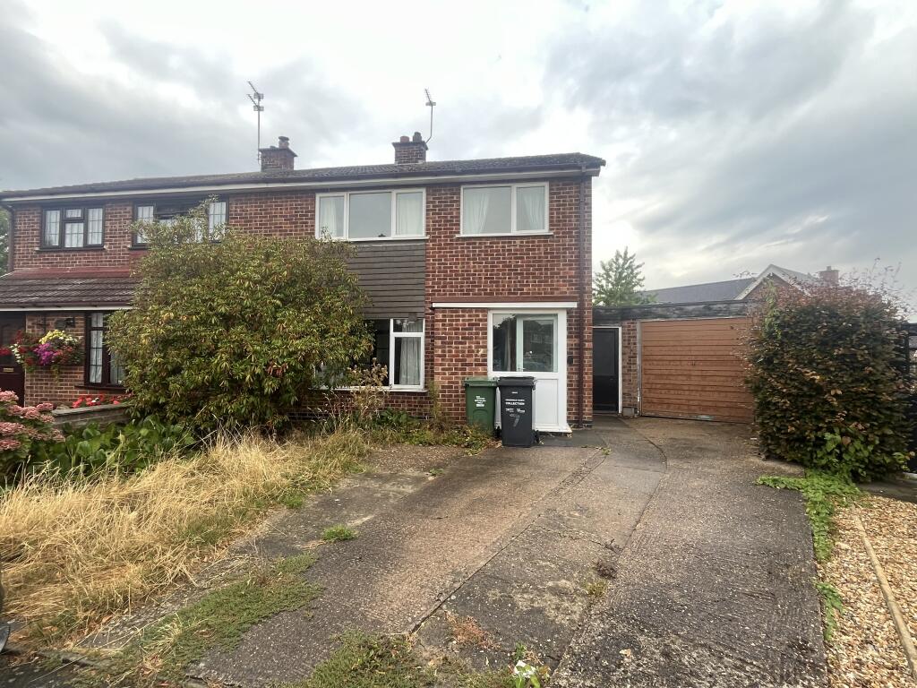 3-bed semi-detached on 7 Anchor Close, Hathern, Loughborough, Leicestershire LE12 5HP, £165,000