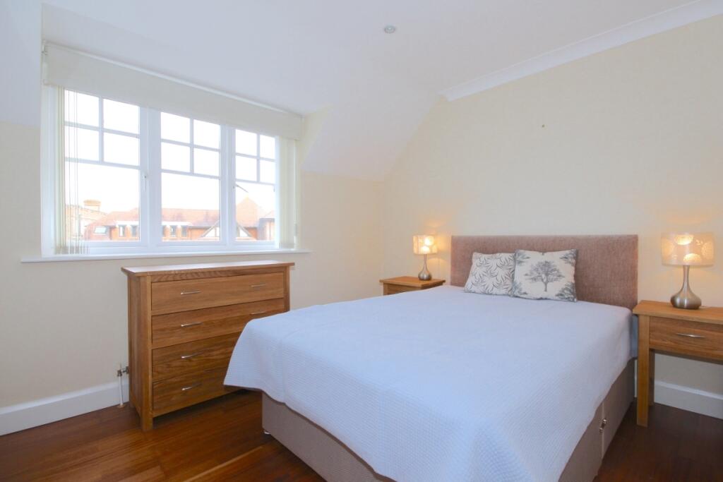 Apartment in Vale of White Horse, Caldecott, Abingdon on Thames - View 3