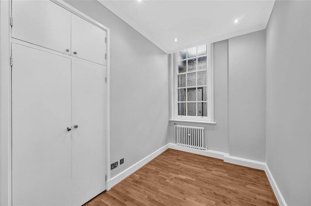 Apartment in London, City of Westminster - More