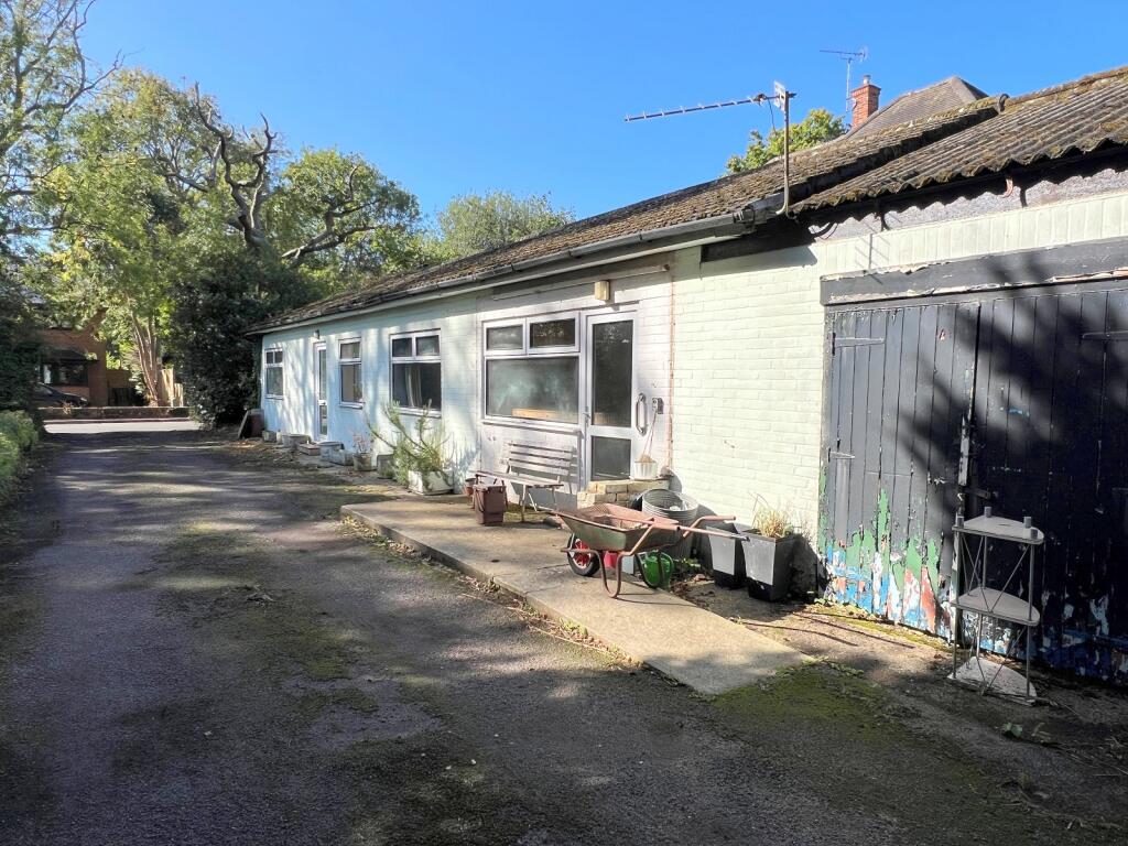 Silver Street, Hordle, Lymington, Hampshire. SO41 0FN photo 2