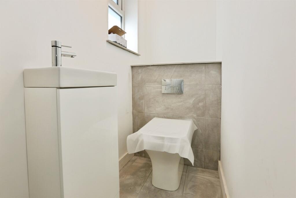 House in Fareham, Heathfield - More