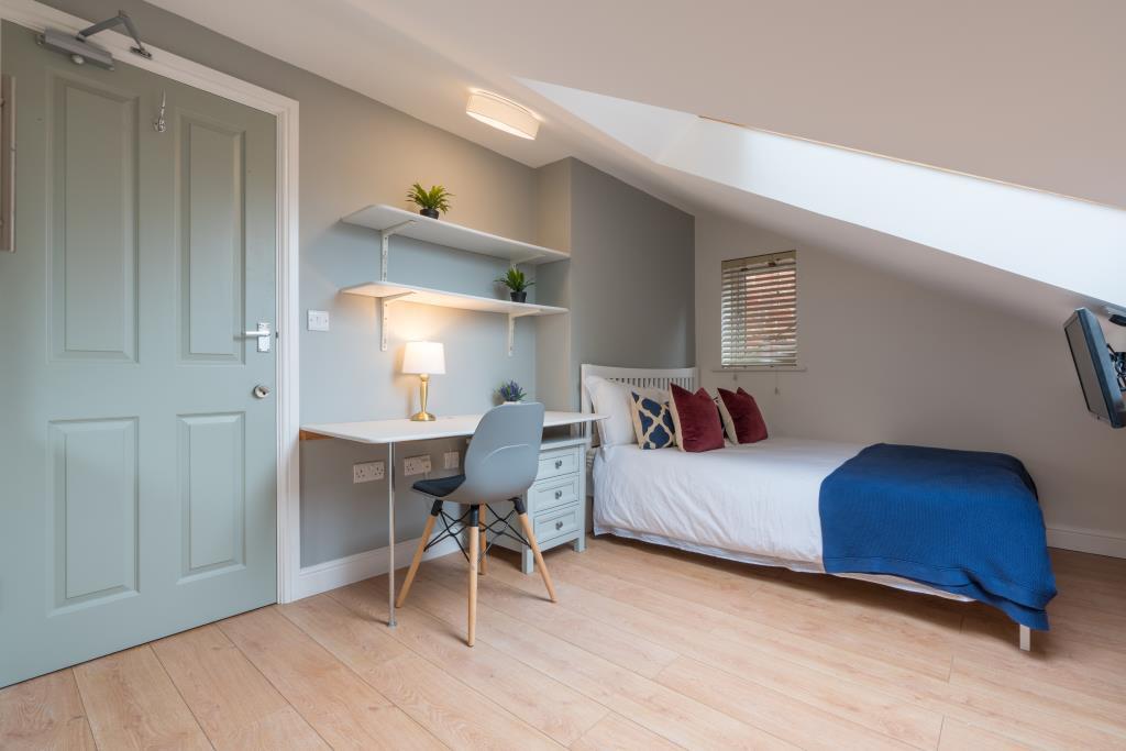 House in Nottingham - More
