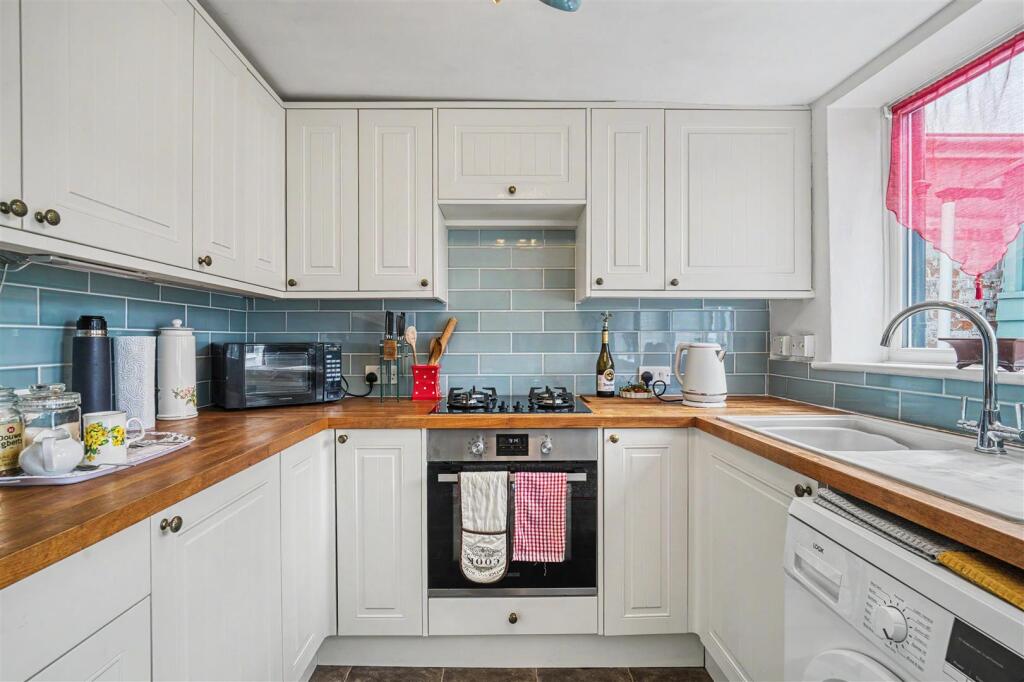 House in Dorchester - View 4