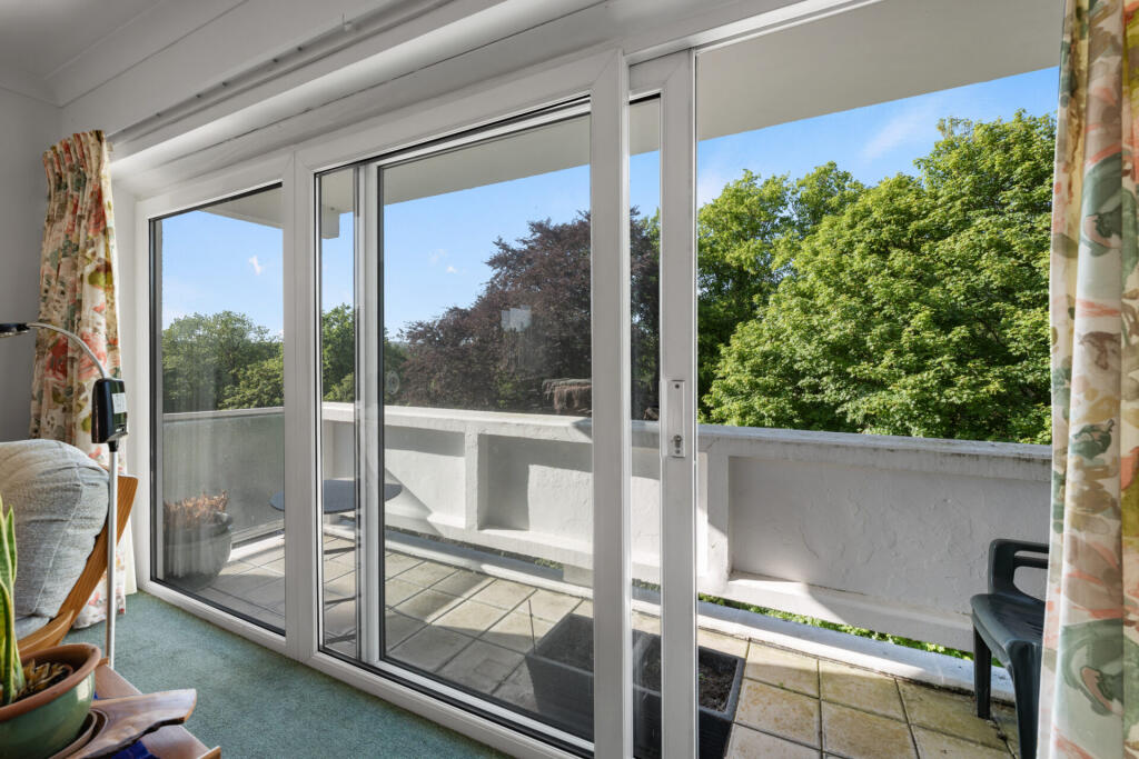 Apartment in Glasgow, Hillfoot, East Dunbartonshire - View 4
