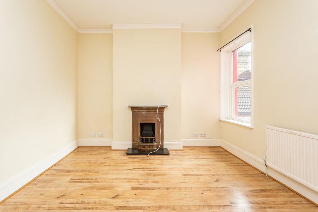 Apartment in Southend-on-Sea, Westcliff-on-Sea - View 4