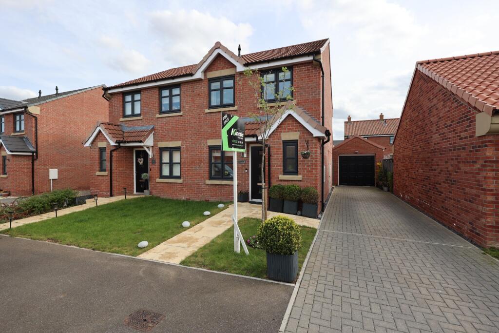 Main image of property: Long Barrow Mews, Navenby