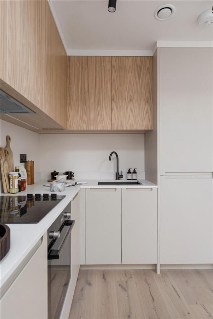 Apartment in London - View 5