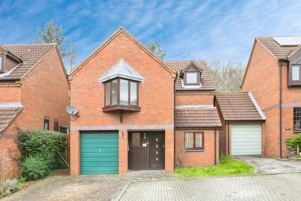 4-bed detached on Hargreaves Nook, Blakelands, Milton Keynes, MK14, £460,000