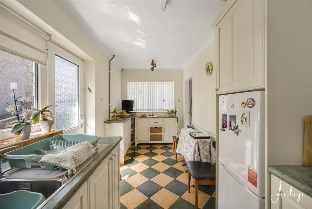 House in Swansea, Morriston - View 5