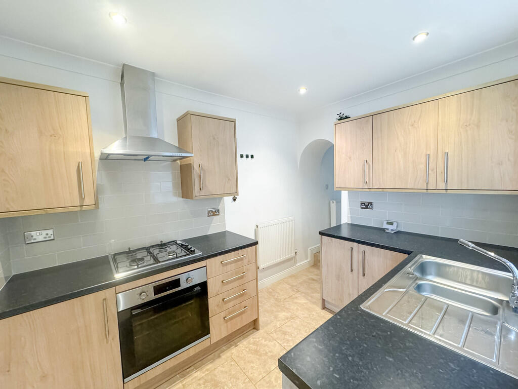 House in Treharris - View 5
