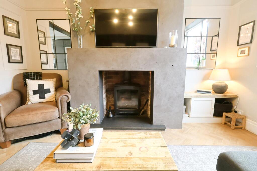 Bachelors Lane, Great Boughton, Chester - More