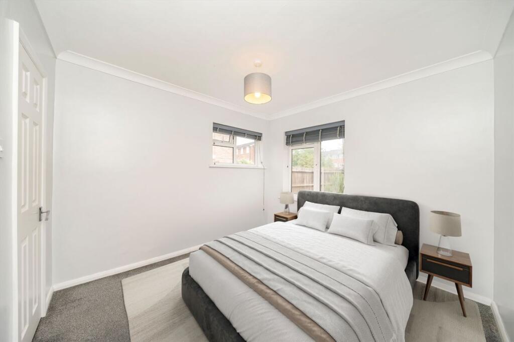 Apartment in Kingston upon Thames - View 5