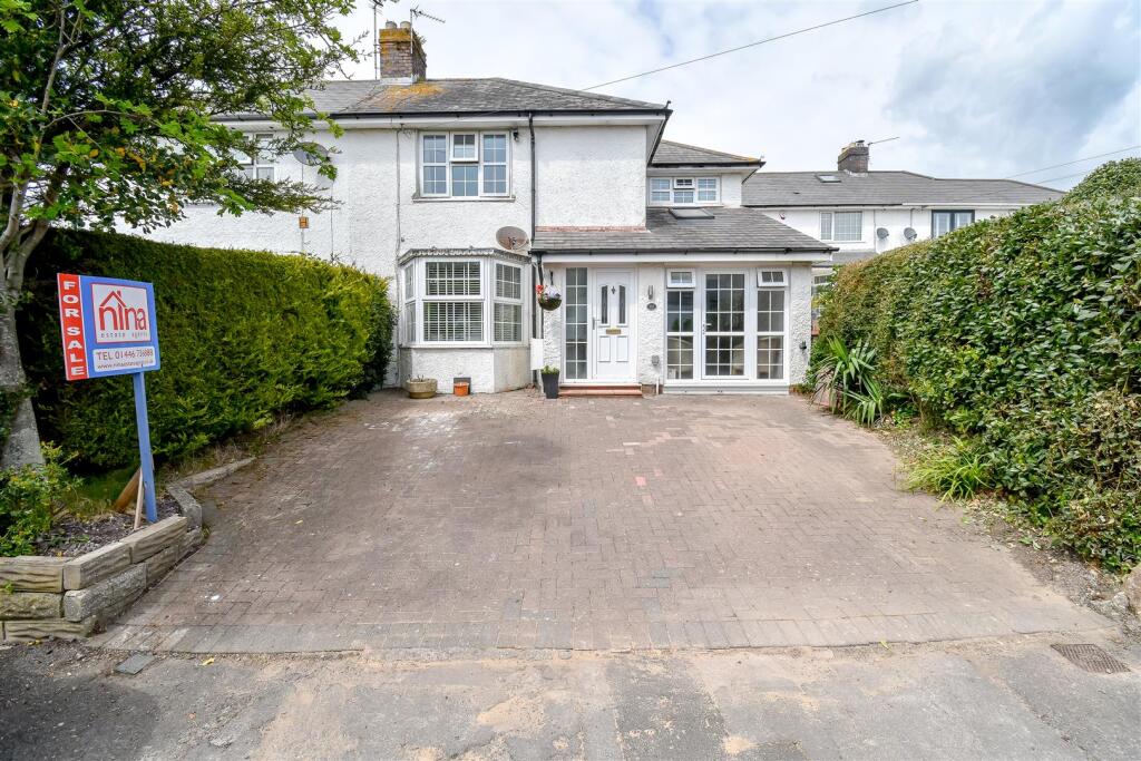 Main image of property: Bron Awelon, Barry