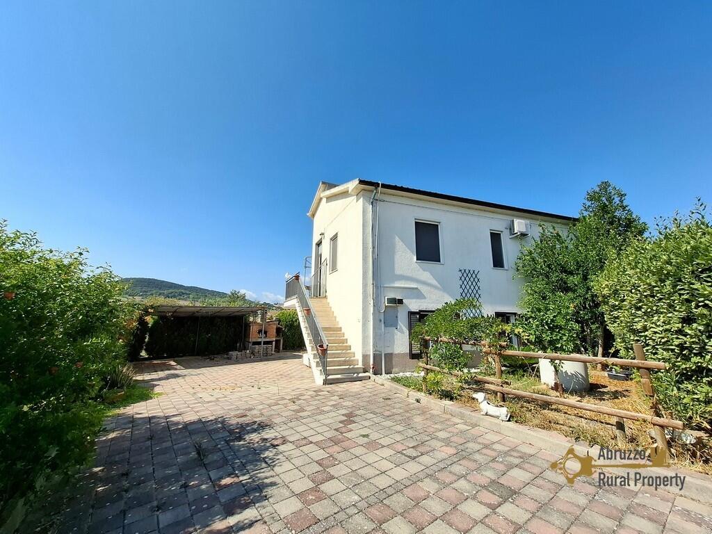 Main image of property: Fresagrandinaria, Chieti, Abruzzo