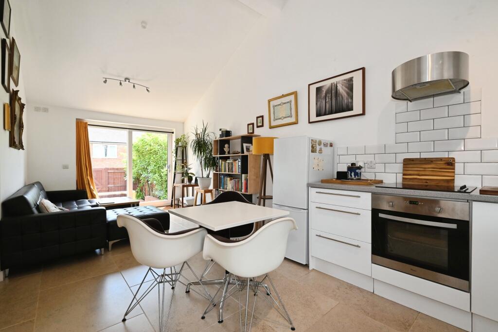 House in Ruscombe, Wokingham - View 5