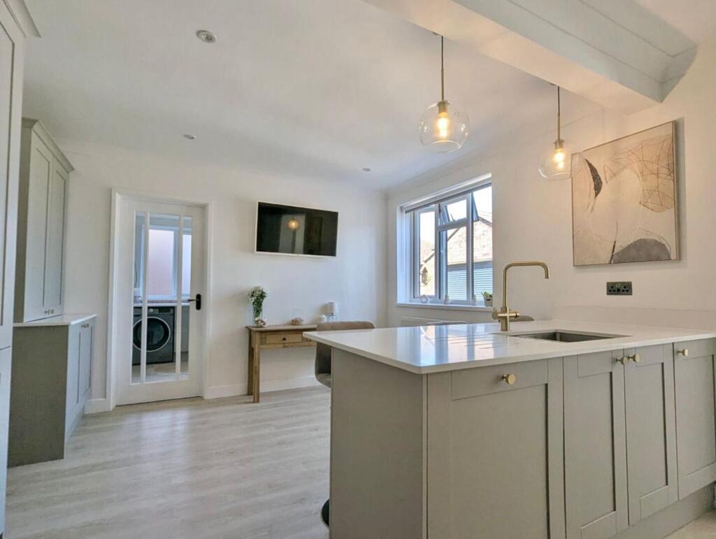 House in Dorchester - View 4