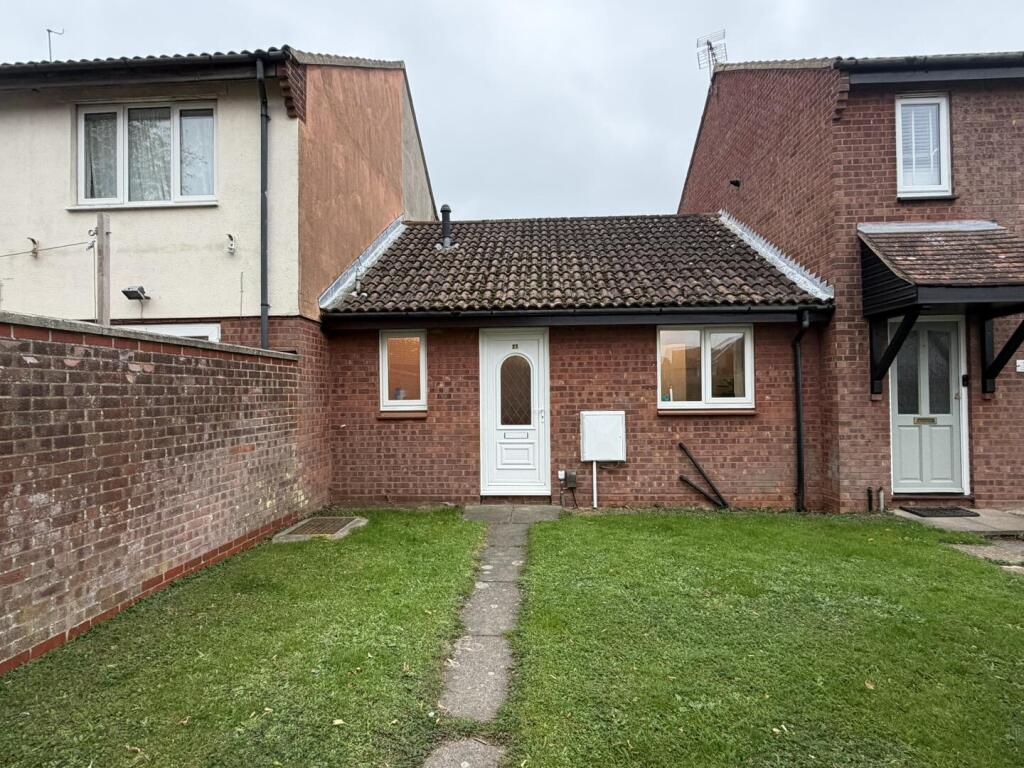 1-bed terraced on Great Field, Trimley St Mary, £170,000