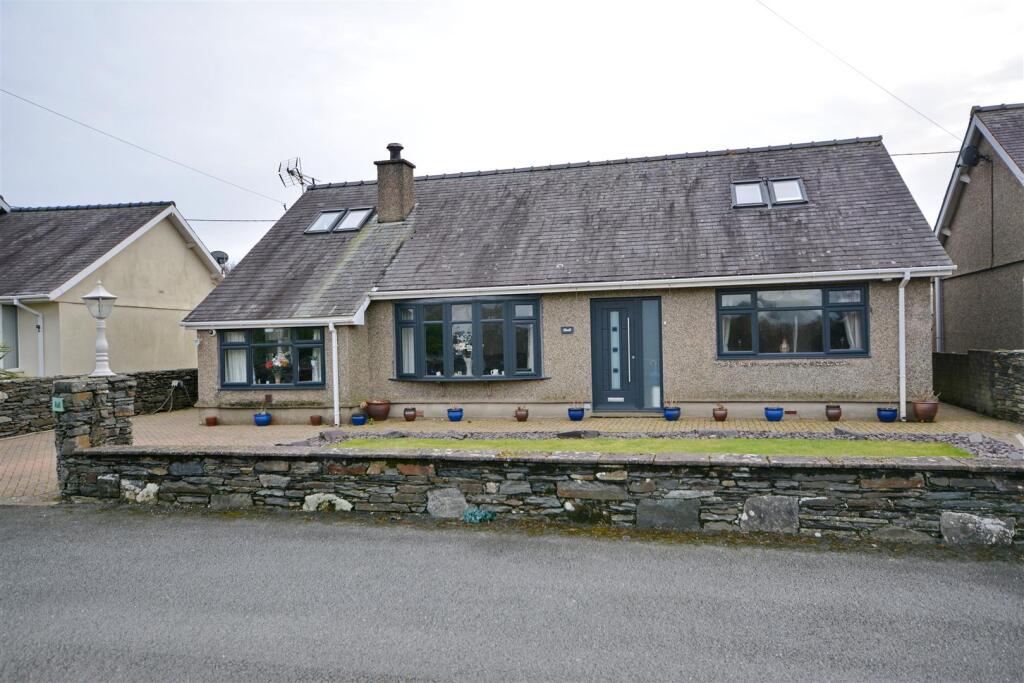 Main image of property: Morfa Bychan, Porthmadog, Gwynedd