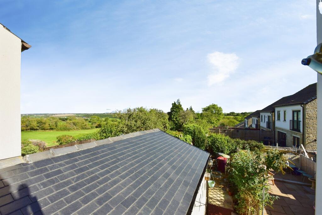 House in North East Derbyshire, Killamarsh - More