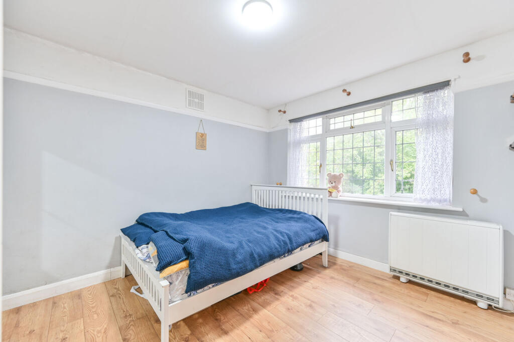 Goring Way, Greenford, UB6 photo 4
