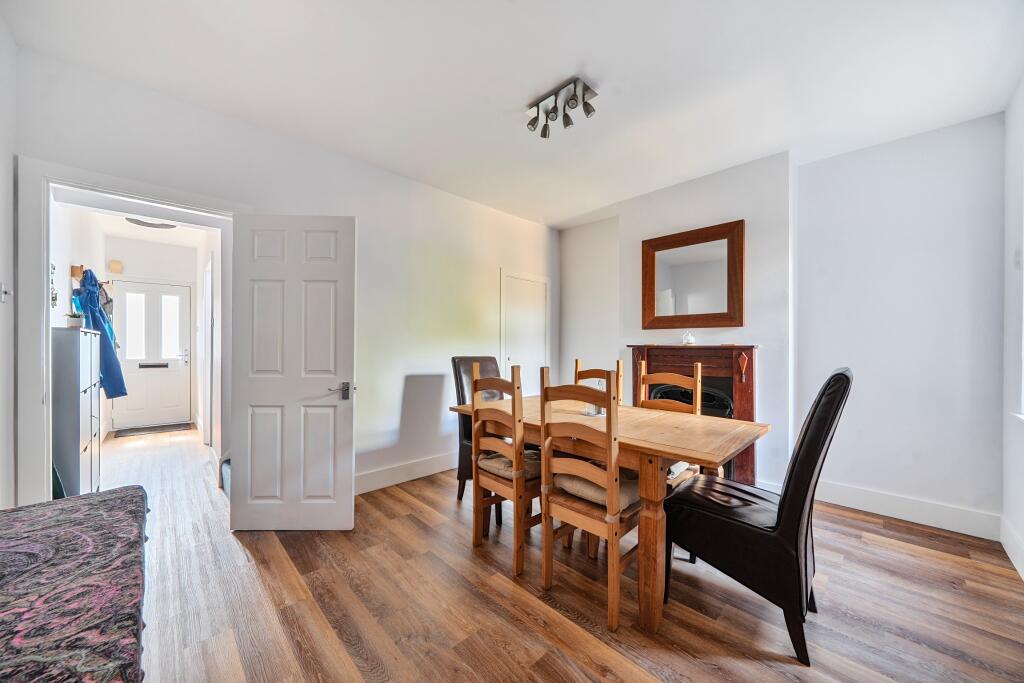 House in Woking, Surrey - View 5