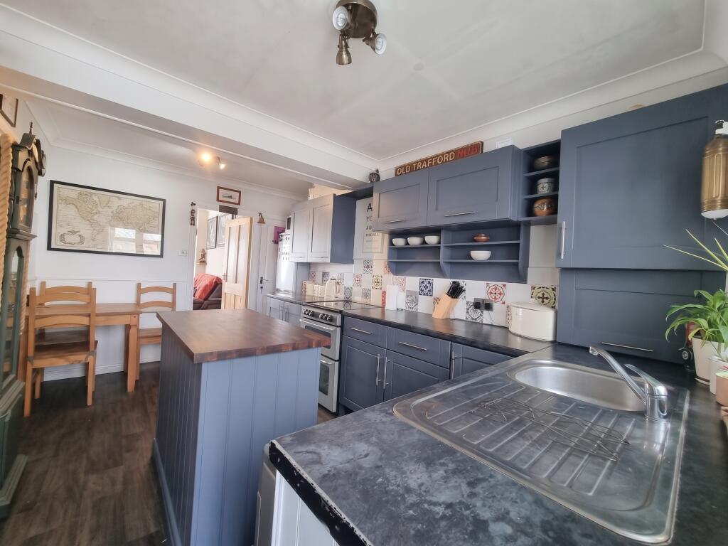 House in Hull - View 4
