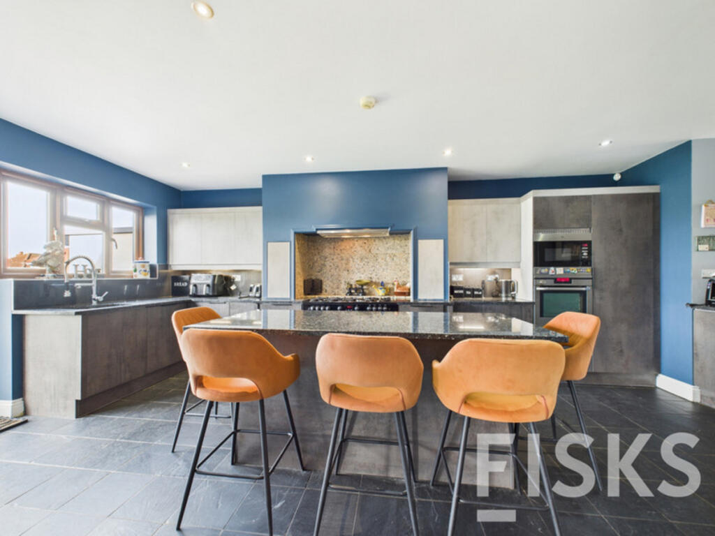 House in Southend-on-Sea - View 5