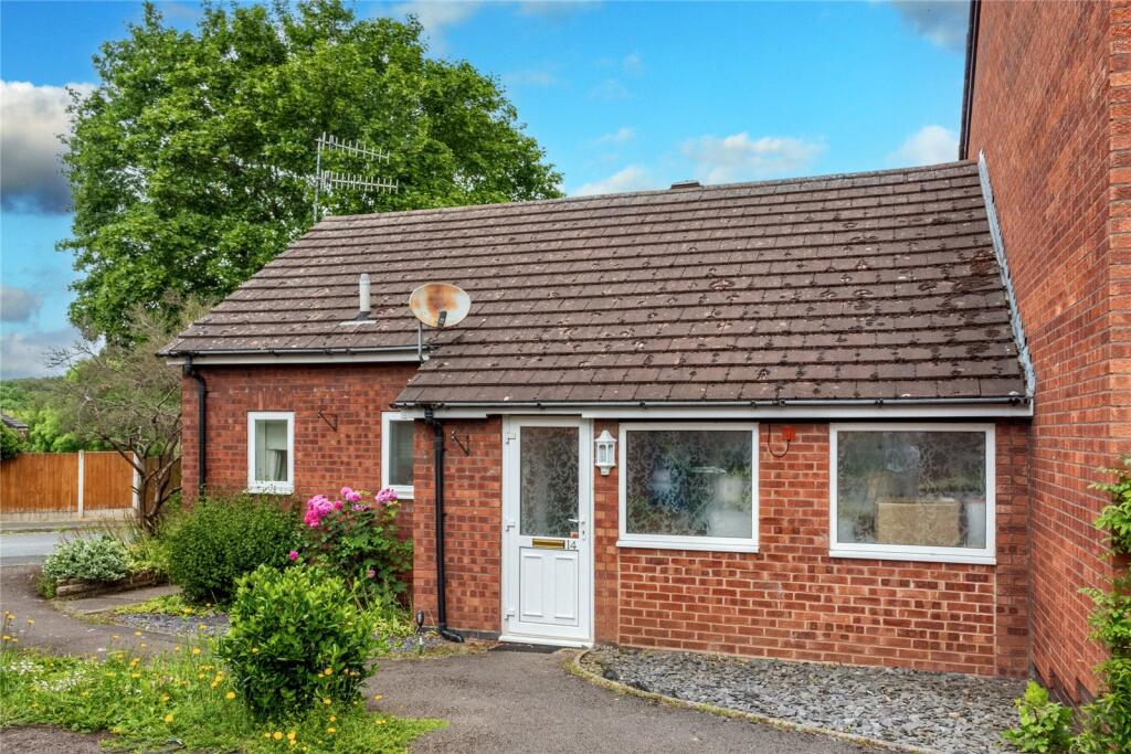 2-bed bungalow on Colford Close, Droitwich Spa, Worcestershire, WR9, £210,000