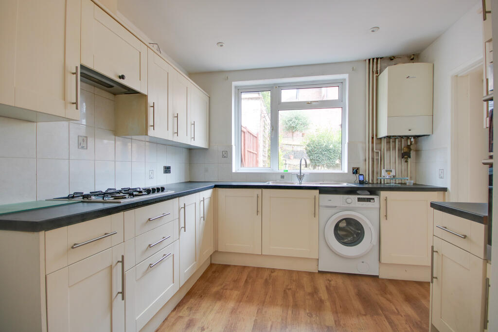 House in Southampton - View 4