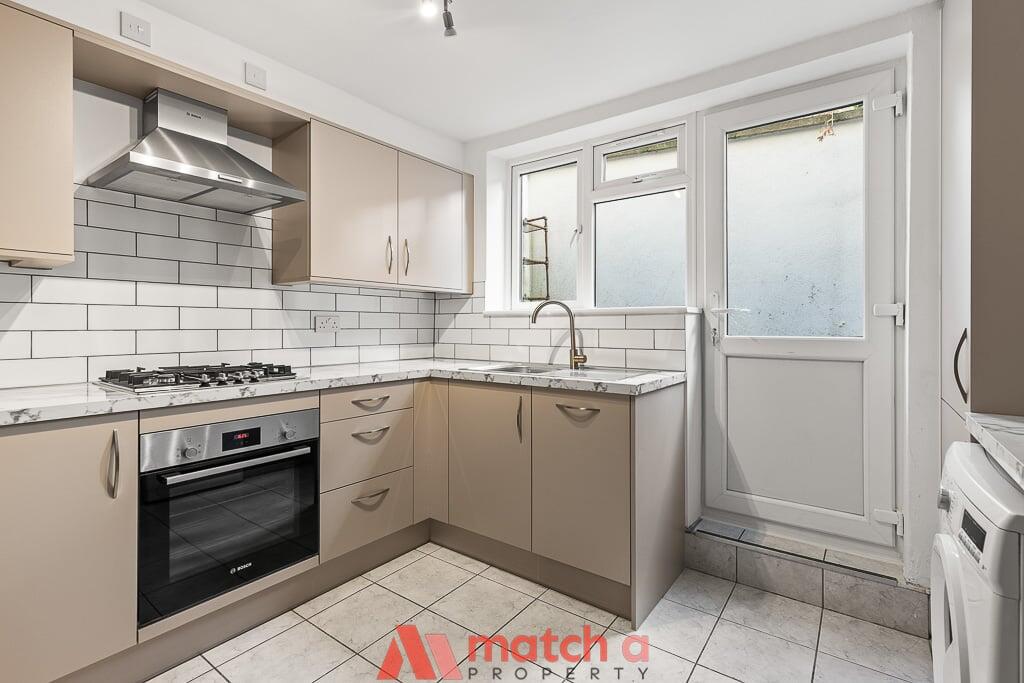 2 bedroom end of terrace house for rent