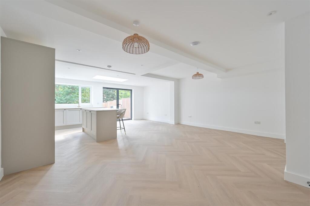 Wells Close, Harpenden - View 5
