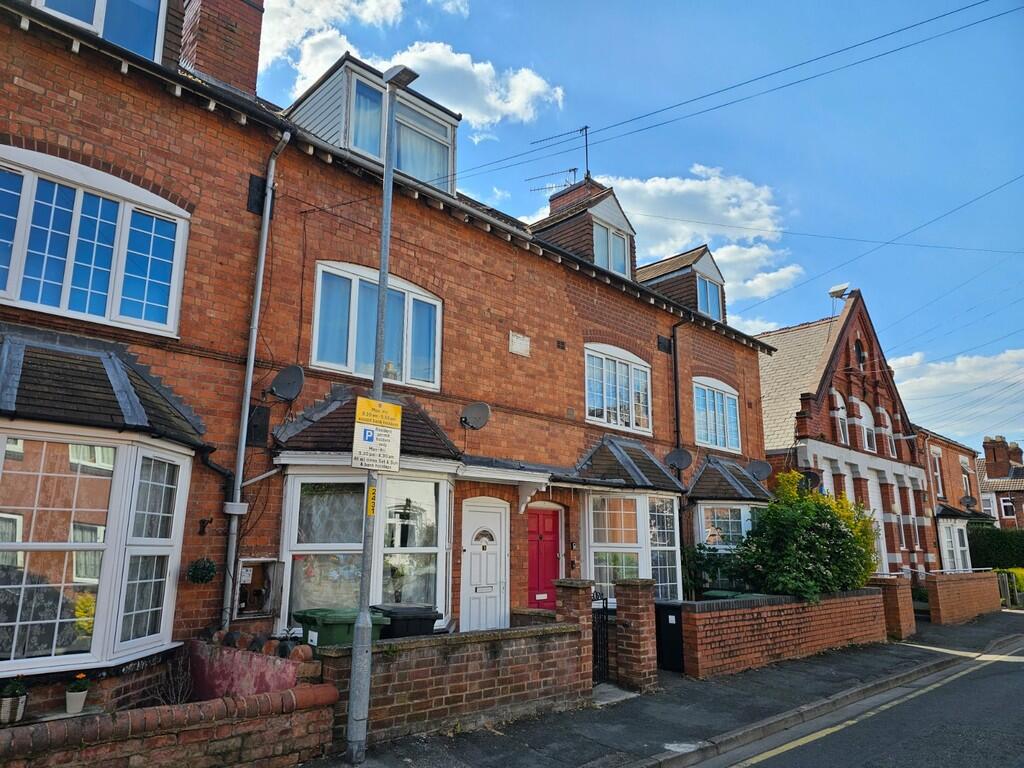 4-bed terraced on East Street, Worcester, £250,000