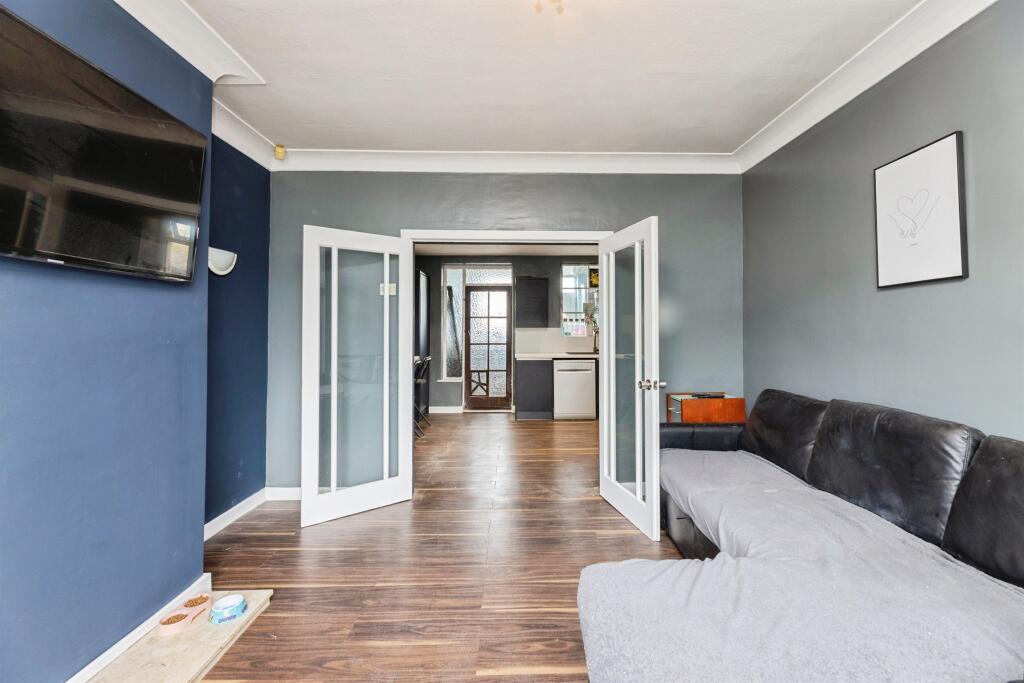 House in Bradford, West Yorkshire - View 3