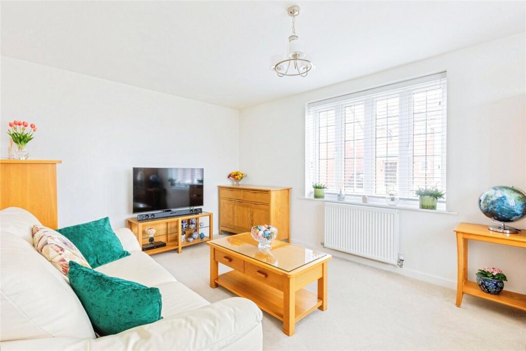 Fennel Grove, Warwick, Warwickshire, CV34 photo 4