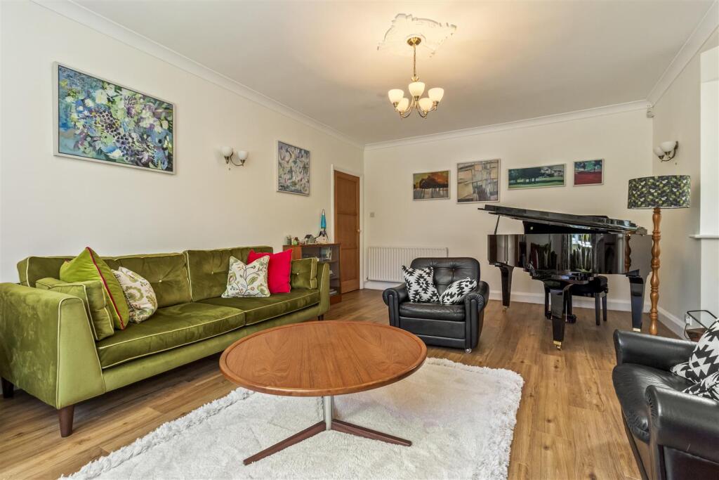 West Park Lane, Goring-By-Sea, Worthing - View 3