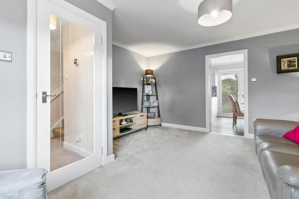 Shuna Place, Newton Mearns, G77 photo 4
