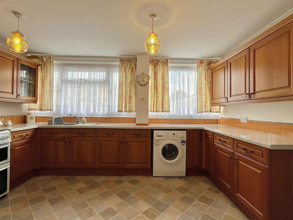 House in Birmingham, West Midlands - View 5