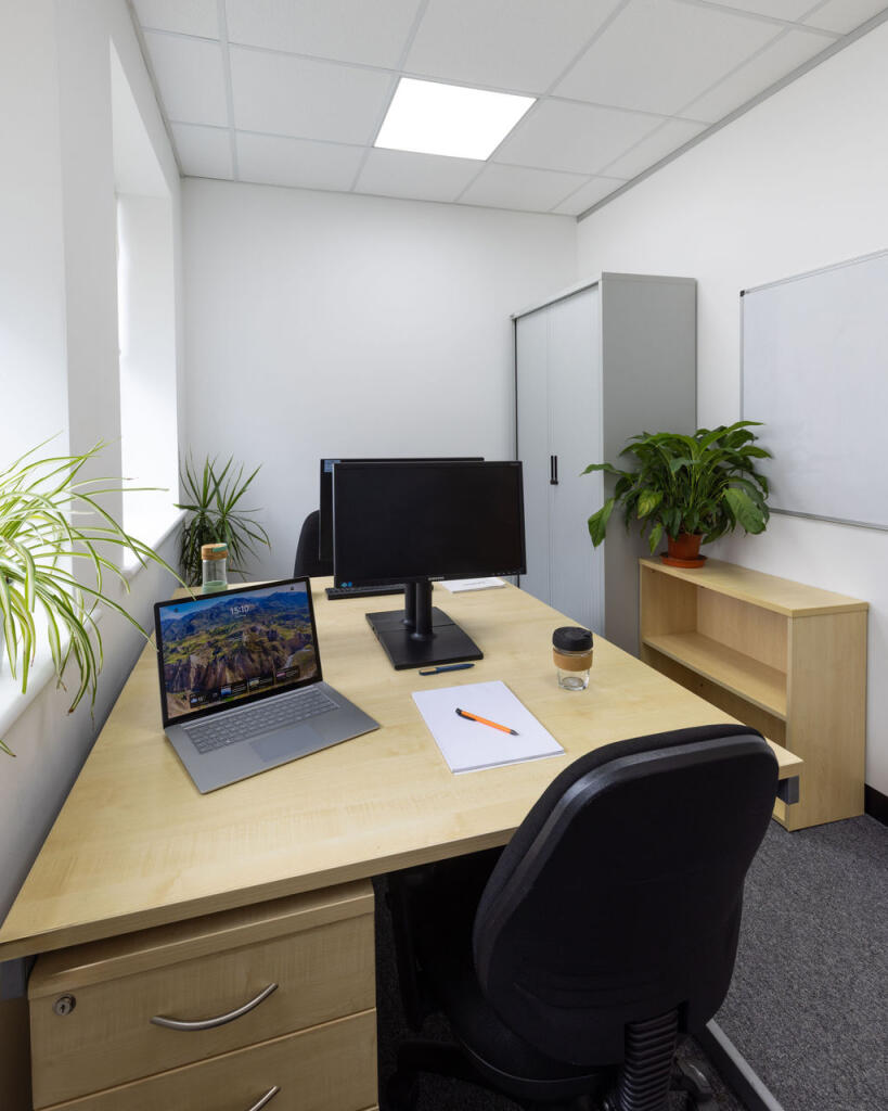 2 Person Ground Floor Office To Rent In Hitchin