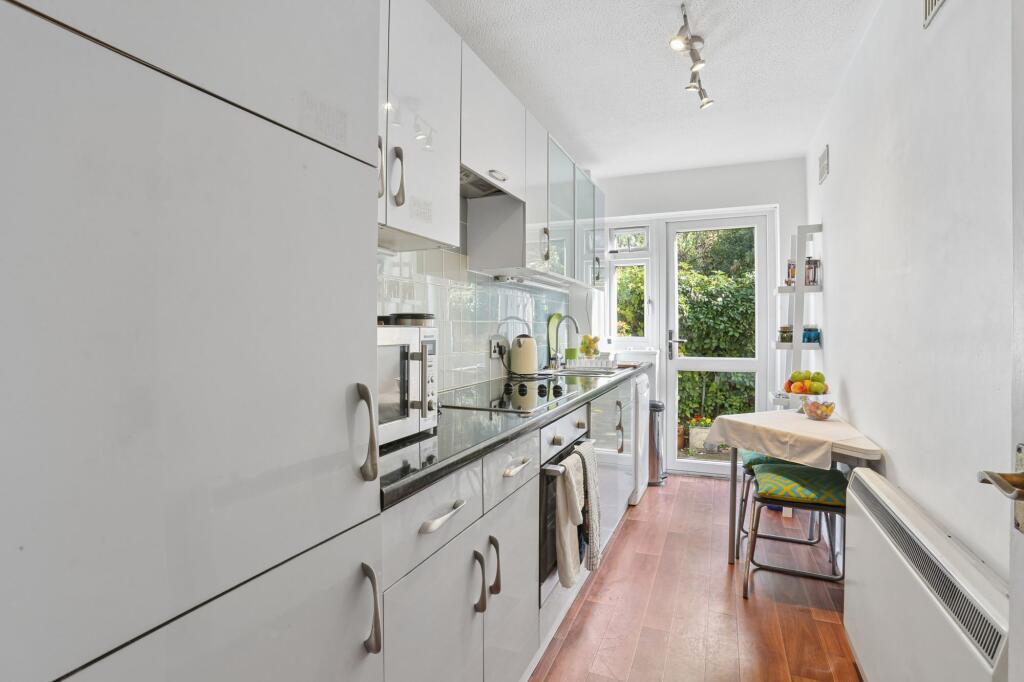 Apartment in London - View 3