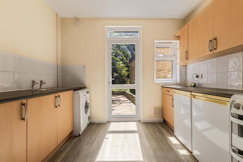 Victoria Road, Cambridge - View 3