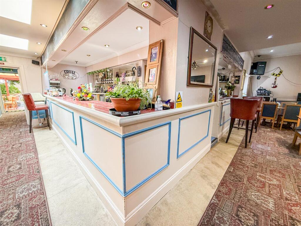 BAR AREA