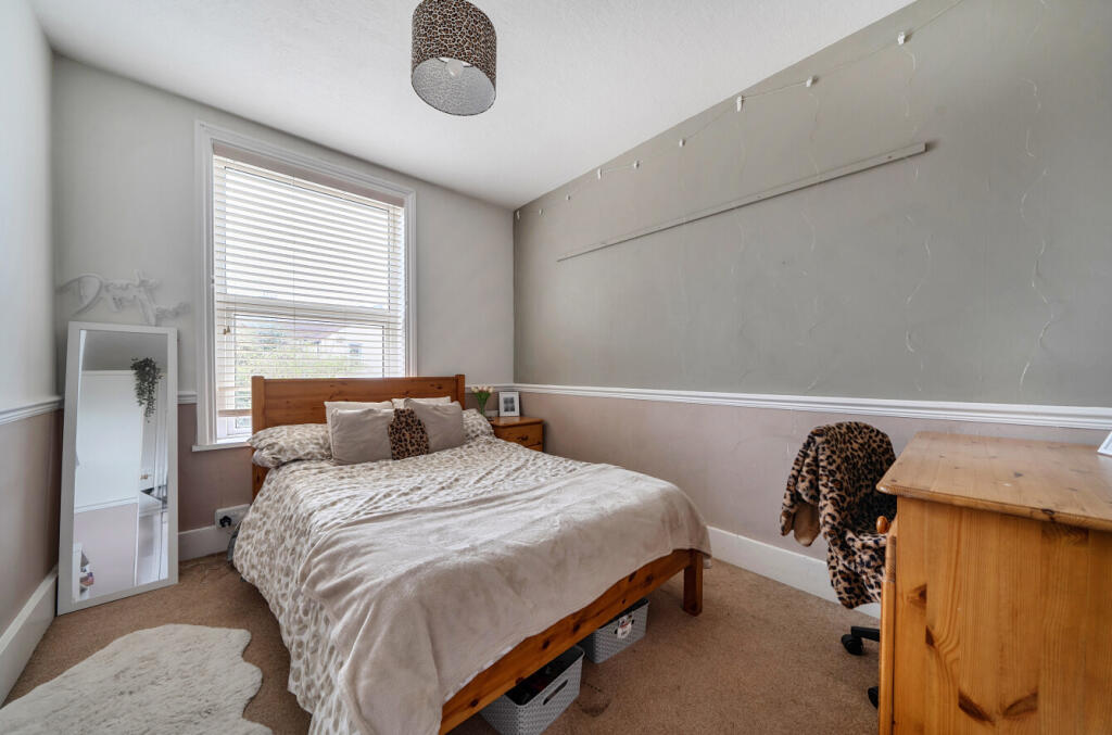 House in Portsmouth - View 6