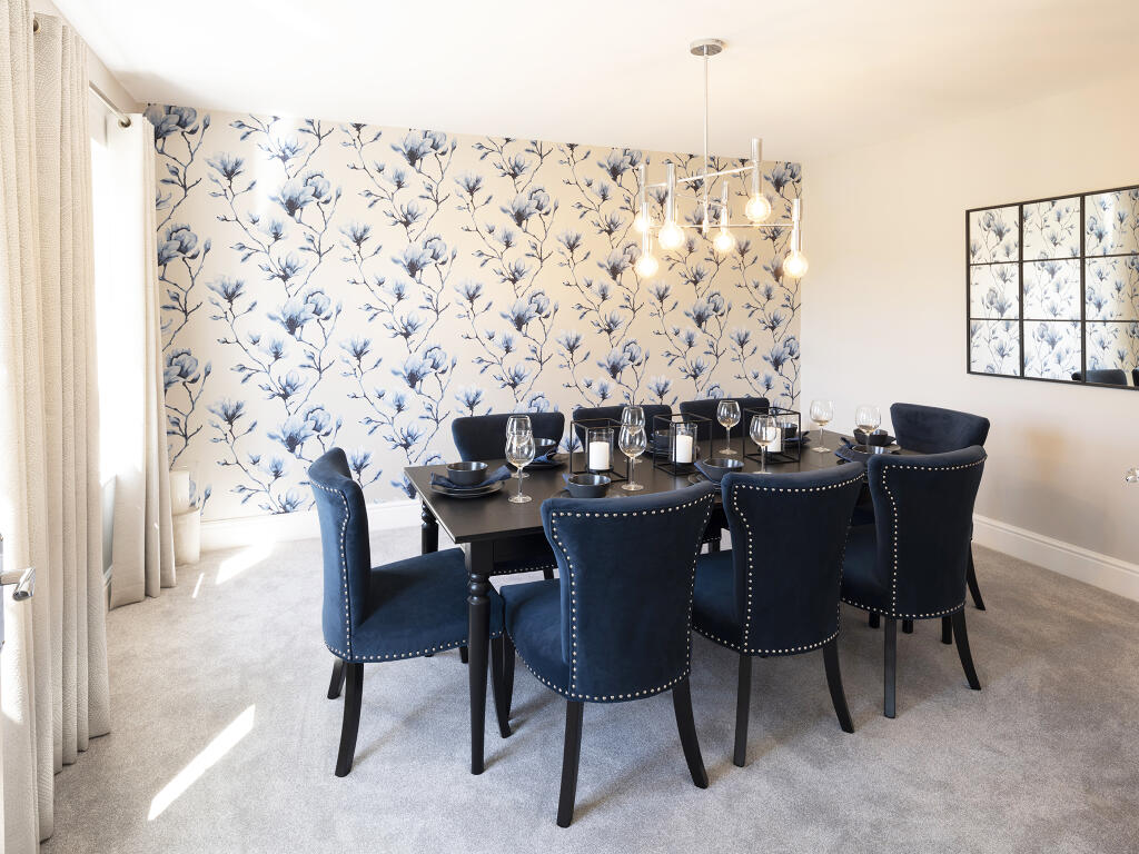 104 Steed Close photo 3