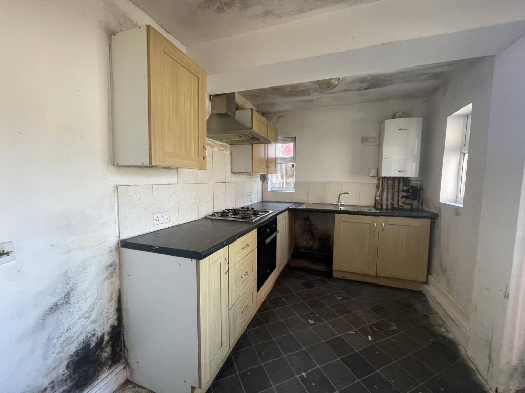 House in Ellesmere Port, Whitby - View 2