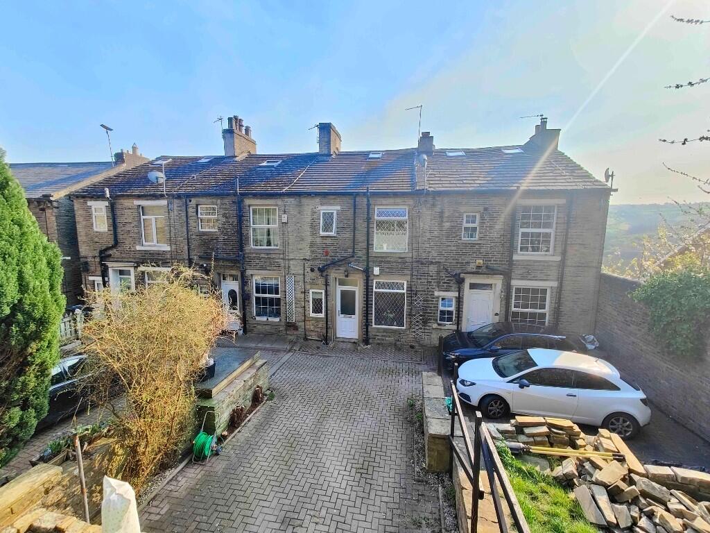 1-bed house on 29 Lane Ends Green, Hipperholme, HX3 8EZ, £139,950