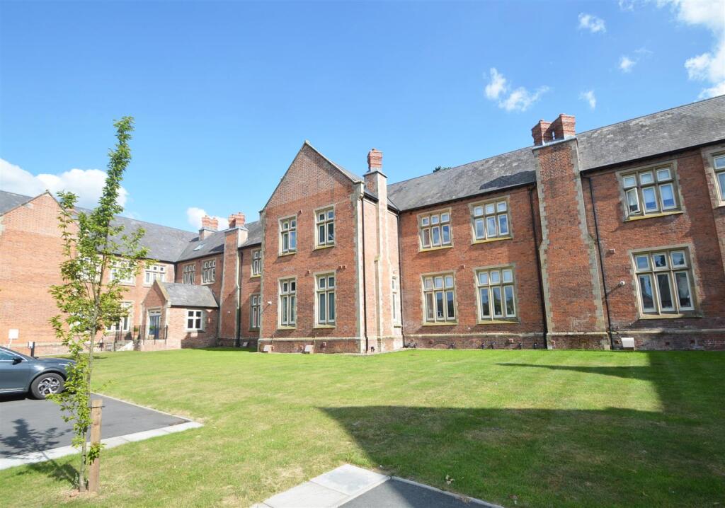 2-bed terraced on Oliver Road, Leighton Park, Shrewsbury, £235,000