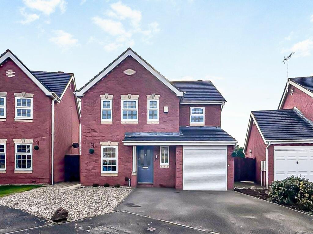 4-bed detached on Pegasus Gardens, Quedgeley, Gloucester, GL2 4NP, £460,000