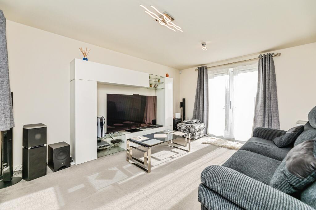 Newland Gardens, Rotherham, S63 photo 3