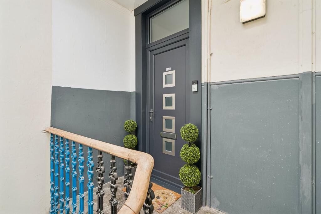 2/1, 60 Sinclair Street, Helensburgh, G84 8TP - View 5